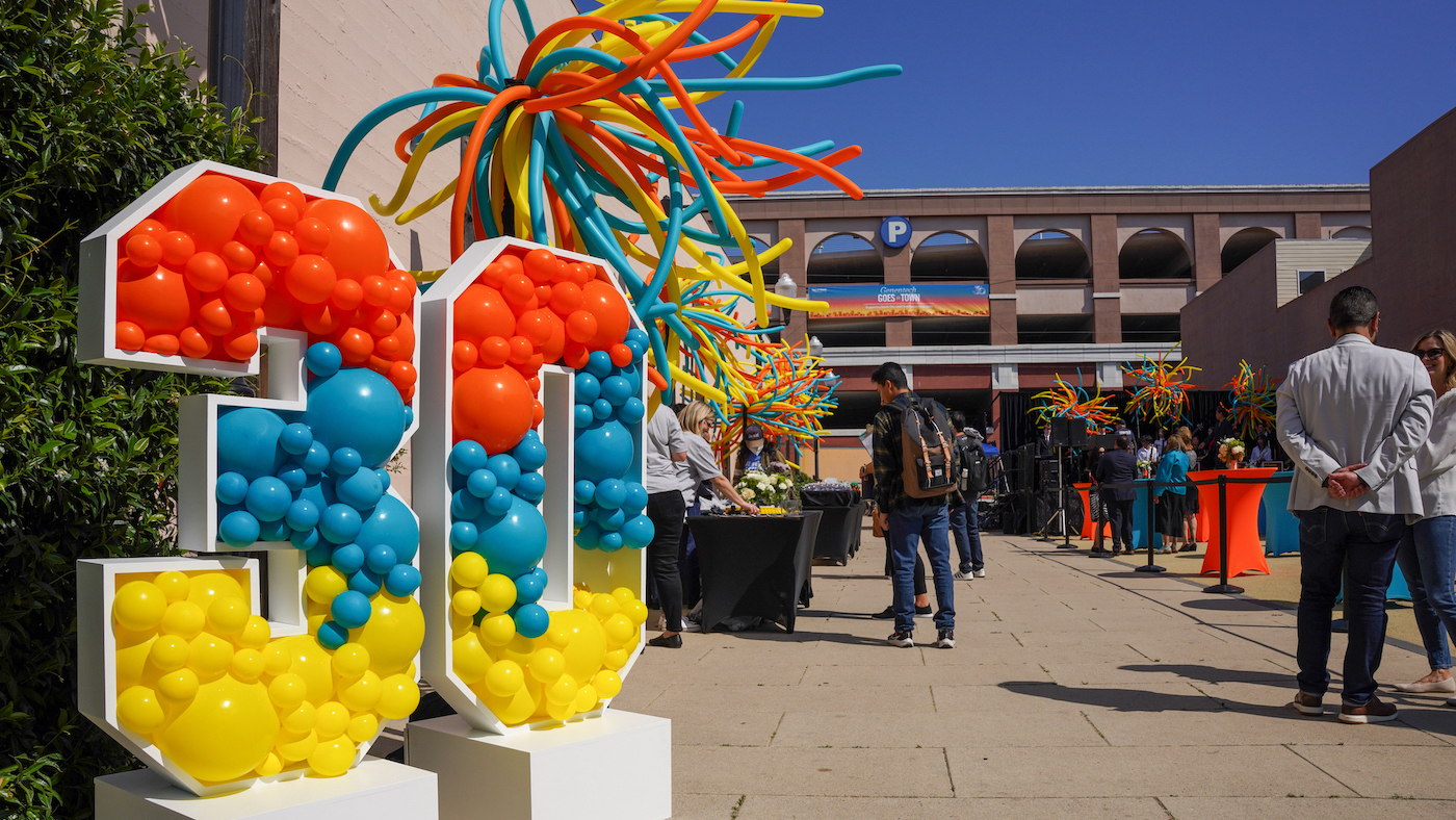 The entry to the Genentech Goes to Town 30th anniversary celebration in downtown SSF featured balloons in the shape of the number 30 to welcome attendees.